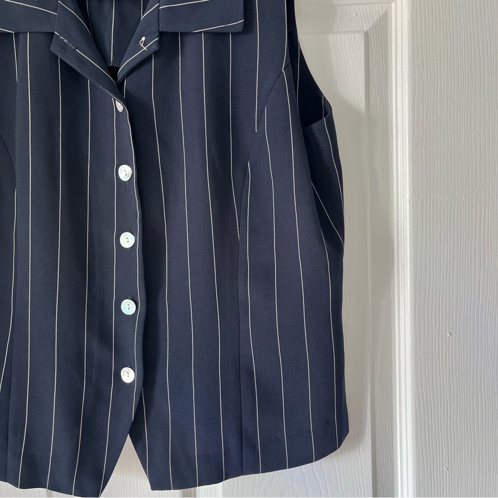 NWOT Women's Halston Sleeveless Blazer in Navy size 8 - Picture 3 of 5